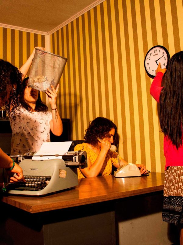 gente jugando en fluxus escape room salamanca